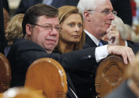Edward Kennedy funeral: Irish prime minister Brian Cowen sits with Sarah Brown