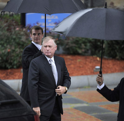 Edward Kennedy funeral: Former US Vice President Dan Quayle arrives the funeral Mass 