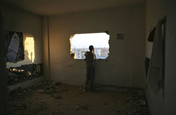 24 hours in pictures : destroyed house in jebaliya, gaza 