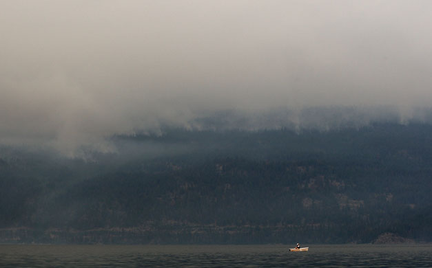 24 hours in pictures : Terrace Mountain Fire