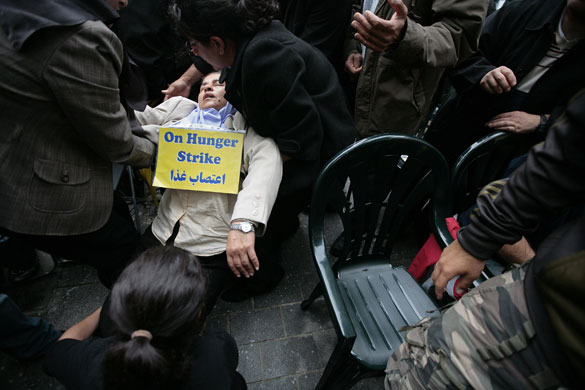 5 August 2009: London, UK: Iranian protester Farzaneh Dadkhah
