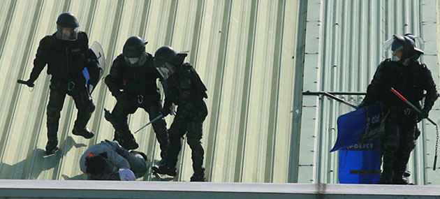 Ssangyong Motors: violent strike at Ssangyong Motors continues