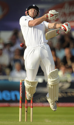 Tom Ashes 4th test day 2: Collingwood tries to avoid a brutish 1st ball from Johnson.