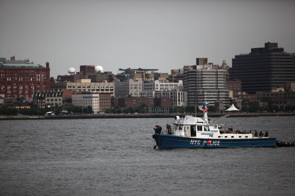 hudson river crash: Helicopter Collides With Small Plane Over Hudson River