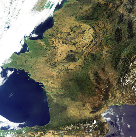 Satellite Eye on Earth: cloud-free France