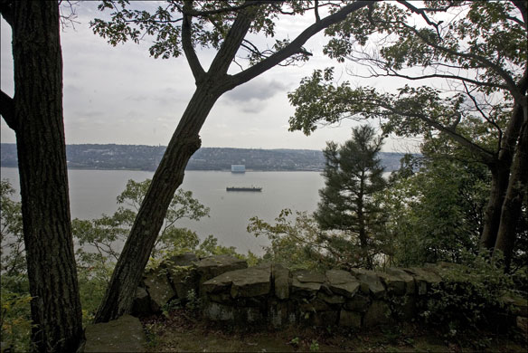 Alpine New Jersey: The tiny town of Alpine, which overlooks the Hudson River 