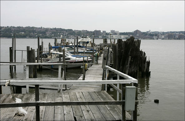 Alpine New Jersey: a discreet marina offers mooring for yachts and pleasure craft