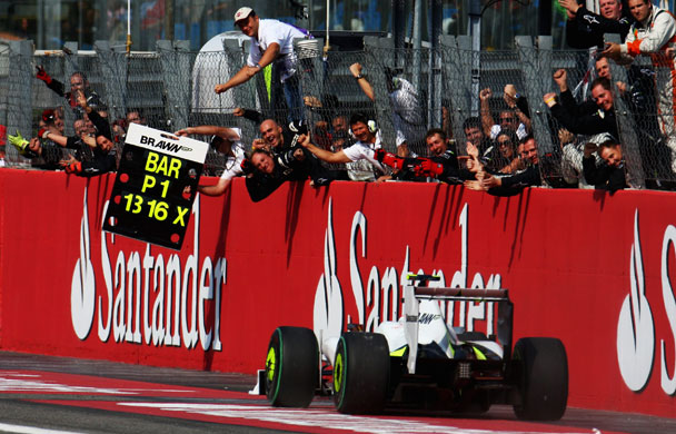 Italian Grand Prix 2009: Rubens Barrichello celebrates as he crosses the finish line to win 