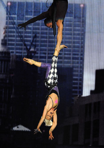 MTV Video awards 2009: Pink performs onstage at the 2009 MTV Video Music Awards - Show