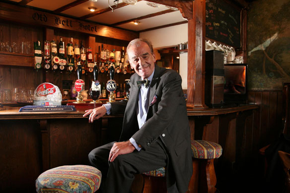 Keith Floyd: Keith Floyd at The Bell Hotel in Faringdon, Oxfordshire,  2007