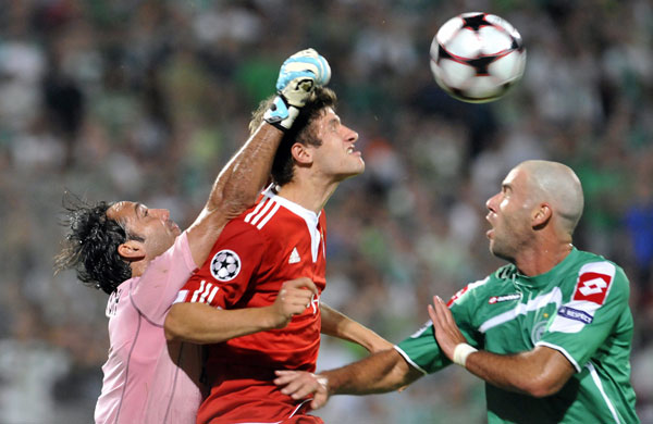 1 Champions League: Nir Davidovitch, Thomas Mueller and Dekel Keinan