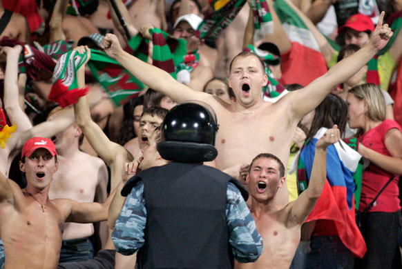 3 wed champions league: Rubin Kazan's fans celebrate