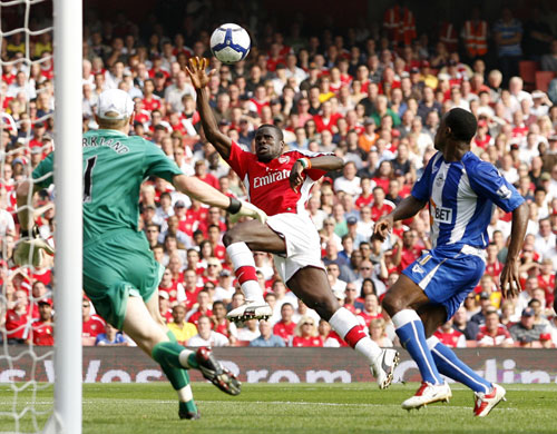 Saturday Premiership : Arsenal's Ivorian player Emmanuel Eboue handles the ball
