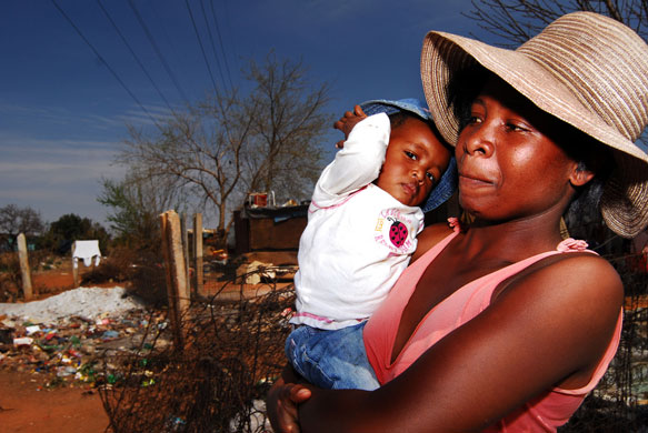 Chiawelo in Soweto: Silvia Khosa, 24, with her daughter Unathi