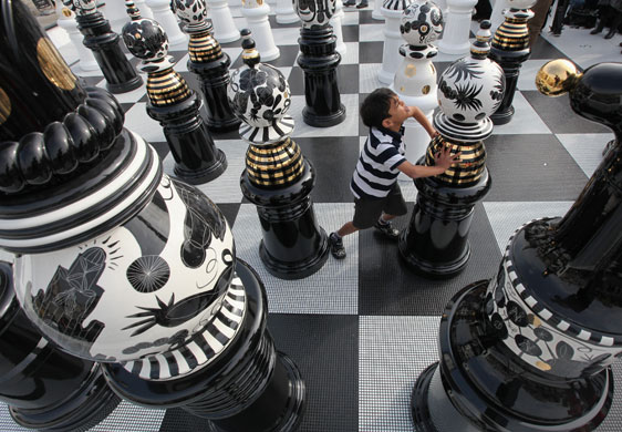 24 hours in pictures: A Giant Chess Set Is Unveiled On Trafalgar Square