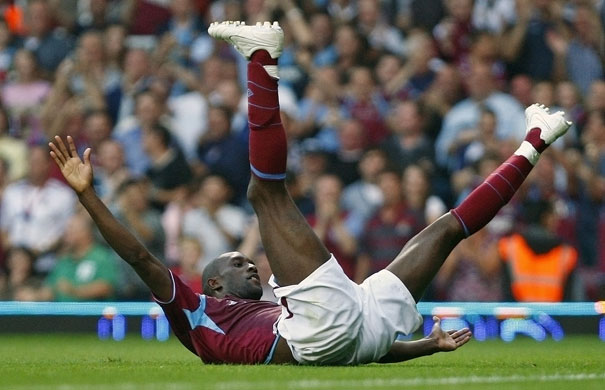 West Ham v Liverpool: West Ham United's Carlton Cole celebrates