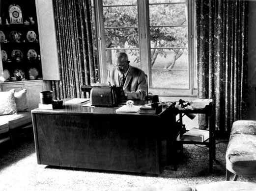 P G Wodehouse: P.G. Wodehouse at his typewriter in 1971