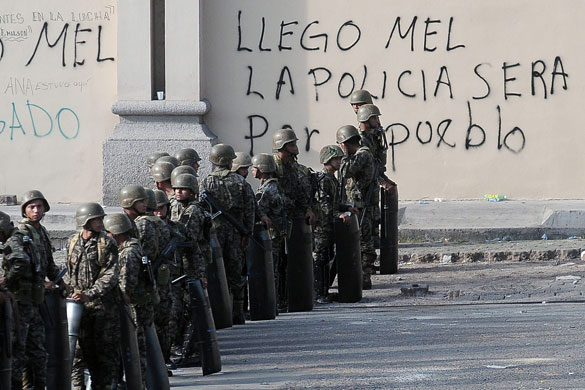Honduras crisis : riots in tegucigalpa