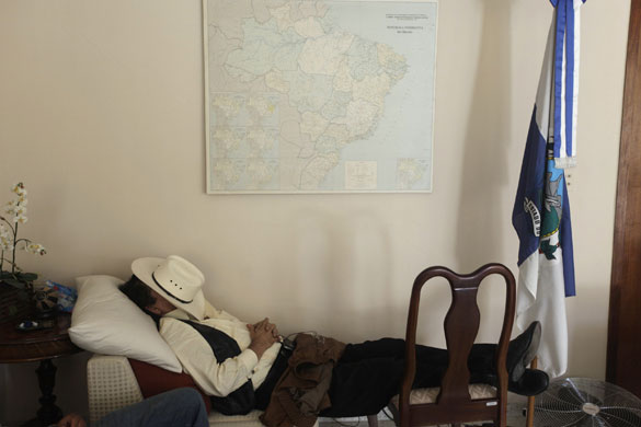 Honduras crisis : Manuel Zelaya sleeps in the Brazilian embassy in Tegucigalpa