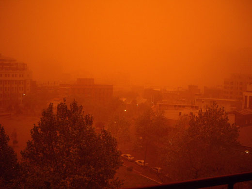 Readers' dust storm pix: The inner city suburb of Surry Hills at 7.00