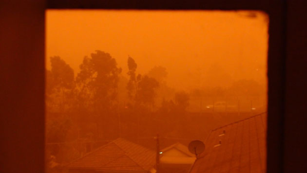 Readers' dust storm pix: Harris Park, near Parramatta, Western Sydney between 6.20 and 6.40