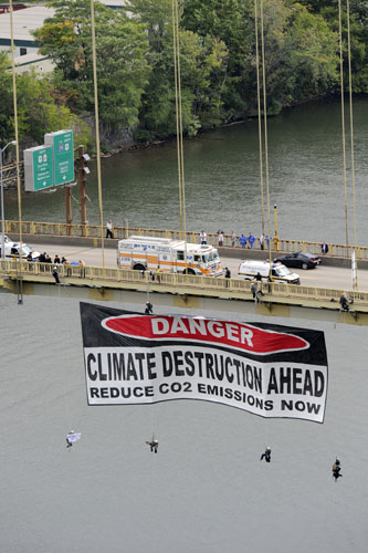 Greenpeace banner drop in Pittsburgh