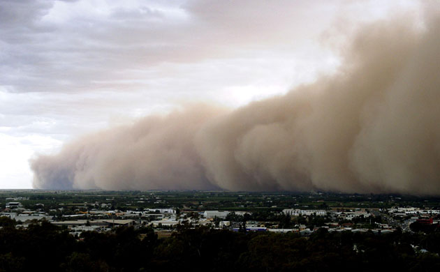 Dust storm: A huge dust cloud rolls over the Australian town of Griffith