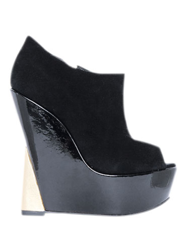 The fashion briefing: The fashion briefing: peep-toe show