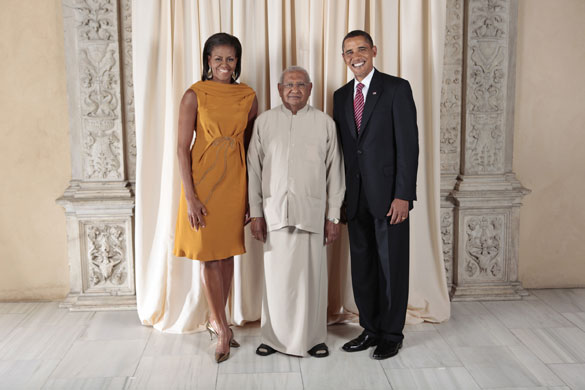 Obama and leaders at UN: Obama with prime minister of sri Lanka 