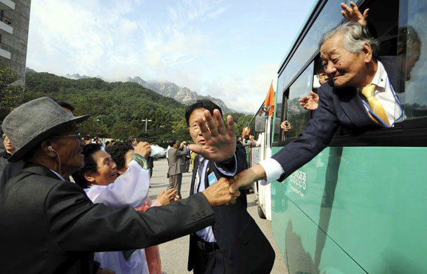24 hours in pictures: South and North Korean brothers after a reunion