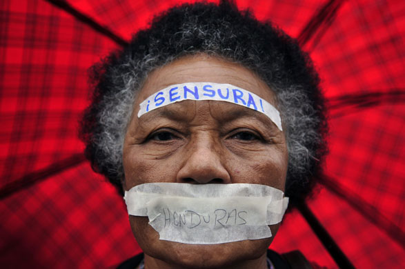 29 September 2009: Universidad Pedagogica, Honduras: A woman during a protest