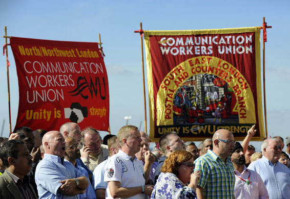 Labour conference day 3: Postal workers protest opposite the Brighton Centre 