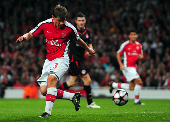 Tuesday4 champions league: Andrey Arshavin scores with a cheeky back heel