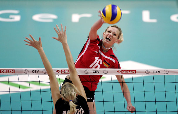 24sport: Germany's Kozuch spikes the ball