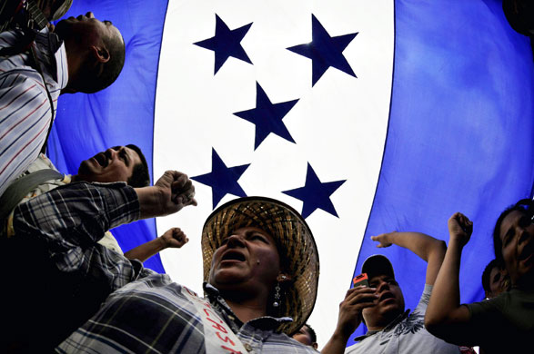 30 September 2009: Tegucigalpa, Honduras: Supporters of ousted president Manuel Zelaya