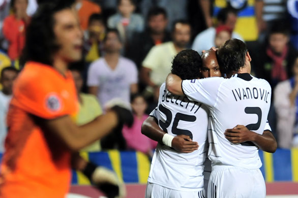 wed2 champions league: Chelsea players celebrate Anelka's goal