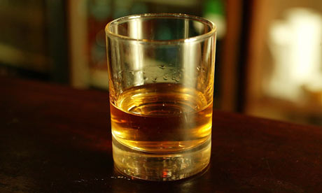 Glass-of-whisky-on-a-bar-001.jpg