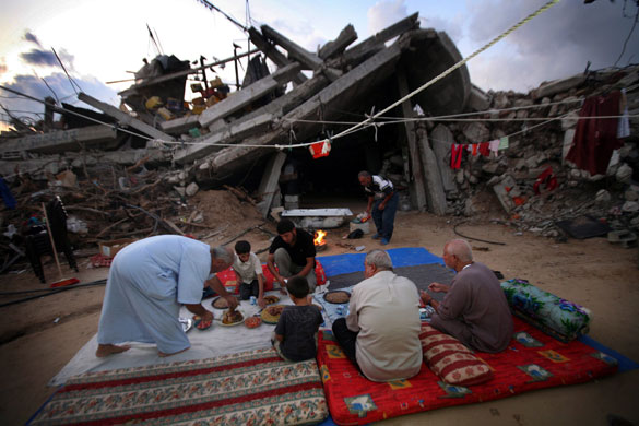 7 September 2009: Jabalia, Gaza Strip: A family whose house was destroyed