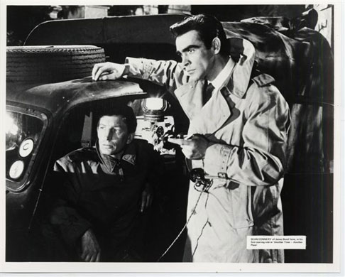 Aquascutum: Sean Connery wearing Aquascutum