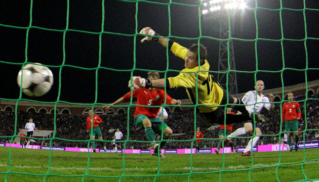2010 Qualification: England qualify for 2010