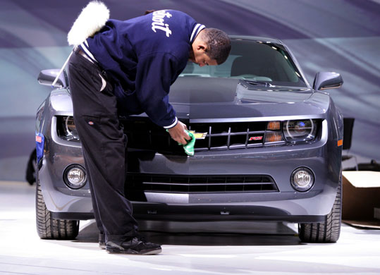 Detroit motor show: Jessie Jones shines up a 2010 Chevrolet Camaro RS