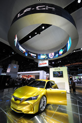Green cars in Detroit: The Lexus LF-Ch hybrid concept car 