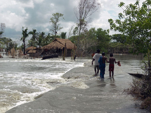 Sinking Sundarbans: Nearly a month after cyclone Aila the river banks have not been repaired