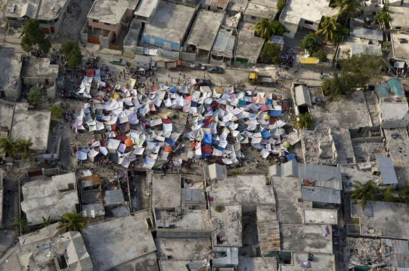 Haiti earthquake: Haitians set up impromtu tent cities thorough the capital