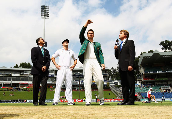 Sth Africa v Eng 4th Test: Andrew Strauss wins the toss at the fourth test