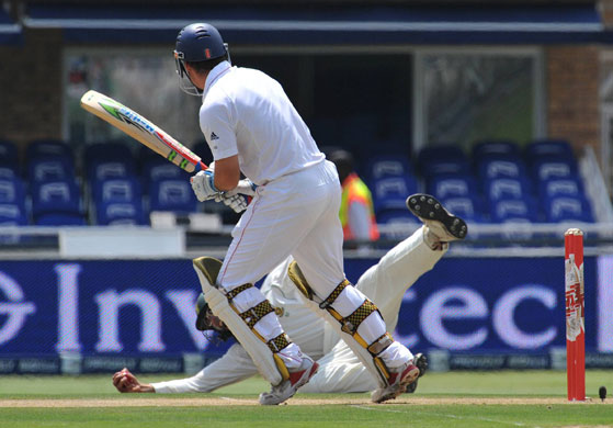 Sth Africa v Eng 4th Test: Andrew Strauss is caught out