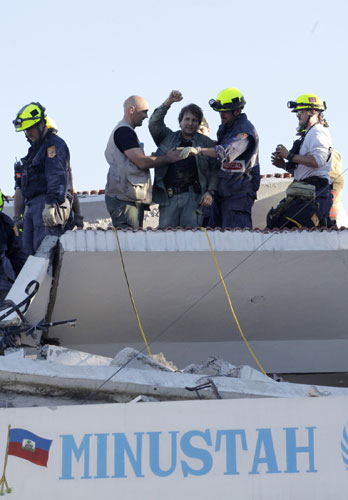 haiti earthquake: U.N.worker rescued after an earthquake in Port-au-Prince