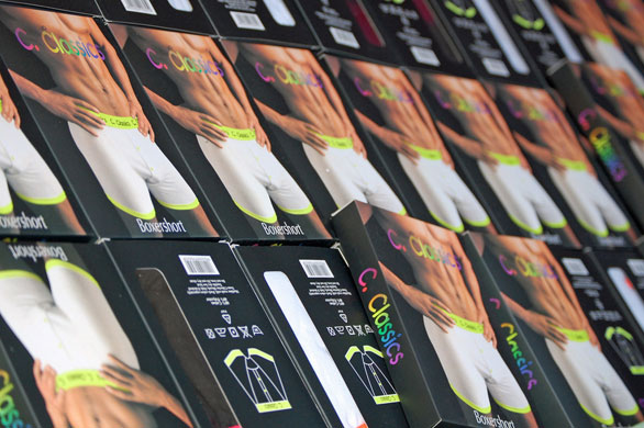 Leigh Bell's assignment: Leigh Bell participates in the street markets monthly assignment