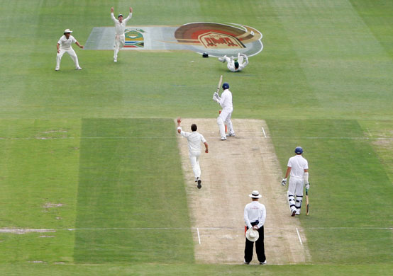 south africa test: Graeme Swan is caught out by Boucher off Steyn for 27