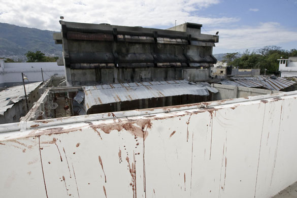 haiti quake: The Haitian National Penitentiary stands burnt and empty after earthquake